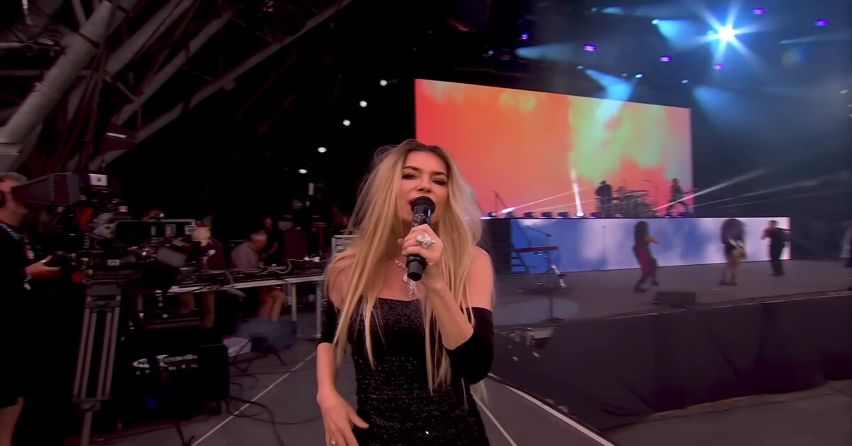 shania-twain-at-60-featured-image
